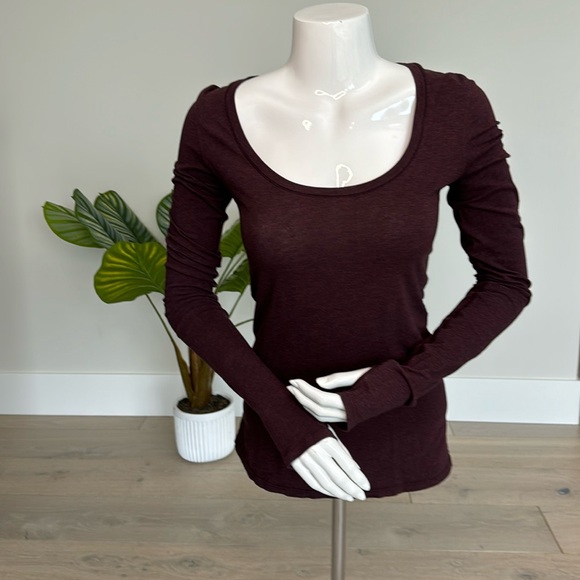 Lululemon burgundy top - Picture 2 of 6